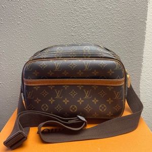 Louis Vuitton Reporter
